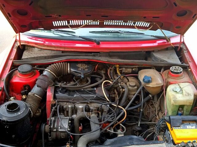 Червоний Фольксваген Джетта, об'ємом двигуна 1.6 л та пробігом 240 тис. км за 1500 $, фото 7 на Automoto.ua