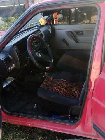 Красный Фольксваген Джетта, объемом двигателя 1.6 л и пробегом 100 тыс. км за 1100 $, фото 4 на Automoto.ua