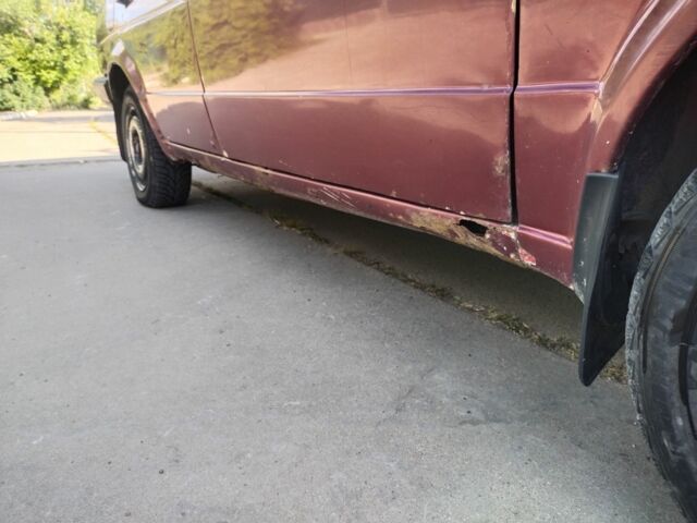 Красный Фольксваген Джетта, объемом двигателя 1.8 л и пробегом 300 тыс. км за 550 $, фото 3 на Automoto.ua