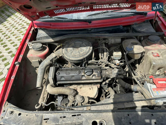 Червоний Фольксваген Джетта, об'ємом двигуна 1.3 л та пробігом 210 тис. км за 1200 $, фото 3 на Automoto.ua