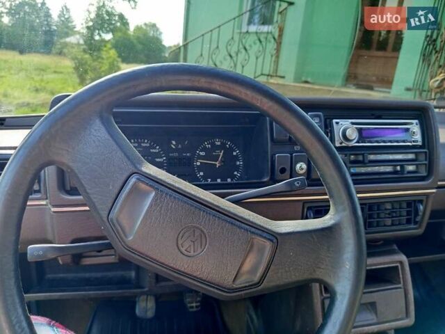 Красный Фольксваген Джетта, объемом двигателя 1.6 л и пробегом 250 тыс. км за 1200 $, фото 15 на Automoto.ua