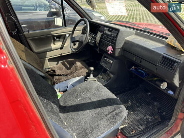 Червоний Фольксваген Джетта, об'ємом двигуна 1.3 л та пробігом 210 тис. км за 1200 $, фото 7 на Automoto.ua