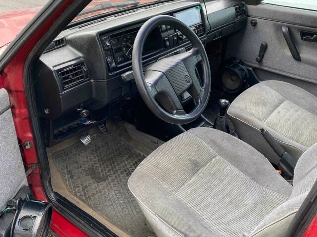 Красный Фольксваген Джетта, объемом двигателя 1.8 л и пробегом 210 тыс. км за 1550 $, фото 9 на Automoto.ua