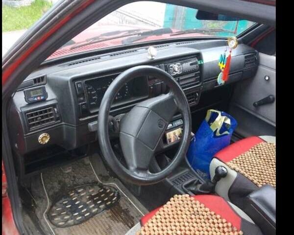 Красный Фольксваген Джетта, объемом двигателя 1.3 л и пробегом 307 тыс. км за 1300 $, фото 7 на Automoto.ua