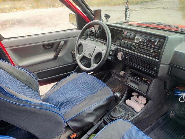 Красный Фольксваген Джетта, объемом двигателя 1.6 л и пробегом 636 тыс. км за 1200 $, фото 5 на Automoto.ua