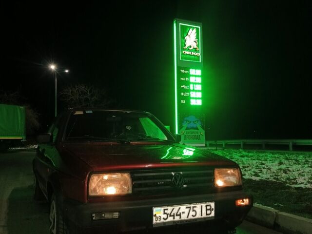 Красный Фольксваген Джетта, объемом двигателя 1.6 л и пробегом 390 тыс. км за 1800 $, фото 2 на Automoto.ua