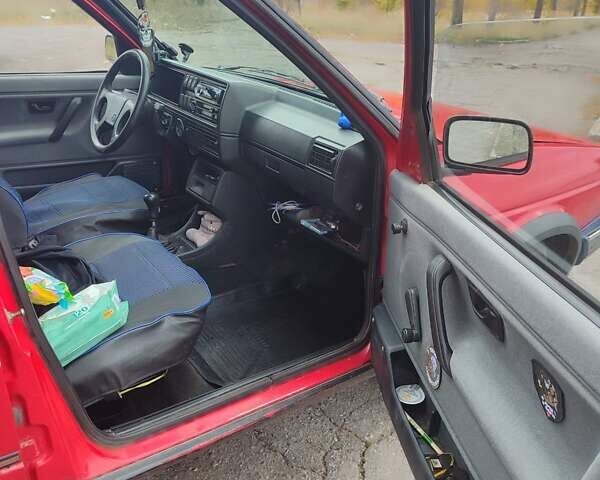 Красный Фольксваген Джетта, объемом двигателя 1.6 л и пробегом 636 тыс. км за 1200 $, фото 3 на Automoto.ua