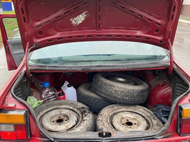 Красный Фольксваген Джетта, объемом двигателя 1.8 л и пробегом 210 тыс. км за 1550 $, фото 10 на Automoto.ua