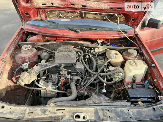 Красный Фольксваген Джетта, объемом двигателя 1.6 л и пробегом 265 тыс. км за 1550 $, фото 14 на Automoto.ua