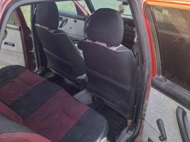 Красный Фольксваген Джетта, объемом двигателя 1.3 л и пробегом 300 тыс. км за 650 $, фото 7 на Automoto.ua