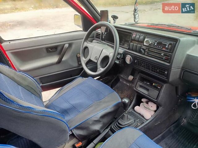 Красный Фольксваген Джетта, объемом двигателя 1.6 л и пробегом 636 тыс. км за 1200 $, фото 4 на Automoto.ua