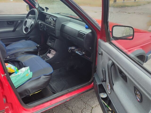 Красный Фольксваген Джетта, объемом двигателя 1.6 л и пробегом 636 тыс. км за 1200 $, фото 4 на Automoto.ua