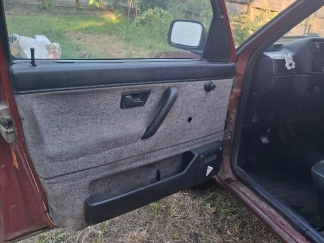 Красный Фольксваген Джетта, объемом двигателя 1.3 л и пробегом 300 тыс. км за 650 $, фото 8 на Automoto.ua