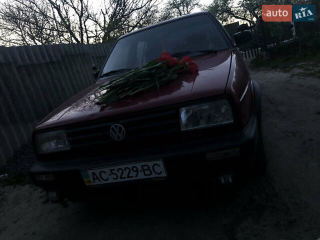 Красный Фольксваген Джетта, объемом двигателя 1.3 л и пробегом 400 тыс. км за 1600 $, фото 5 на Automoto.ua