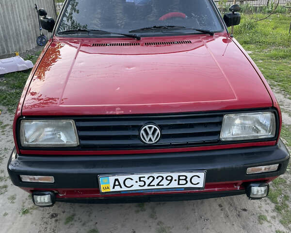 Красный Фольксваген Джетта, объемом двигателя 1.3 л и пробегом 400 тыс. км за 1600 $, фото 2 на Automoto.ua