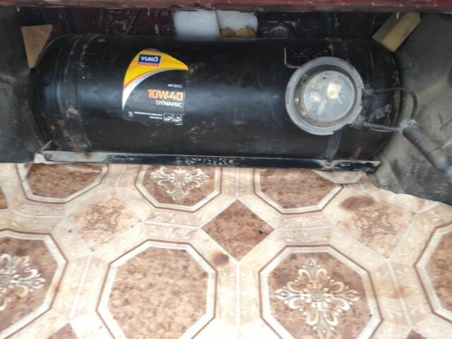 Червоний Фольксваген Джетта, об'ємом двигуна 1.6 л та пробігом 278 тис. км за 1300 $, фото 7 на Automoto.ua