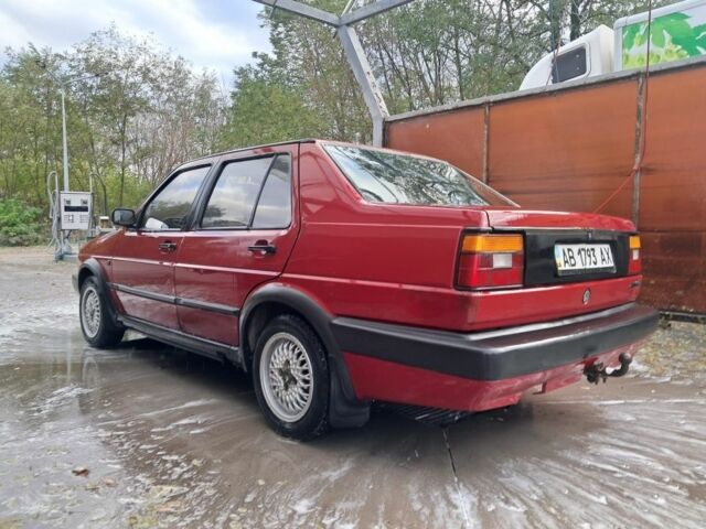 Красный Фольксваген Джетта, объемом двигателя 1 л и пробегом 200 тыс. км за 1600 $, фото 1 на Automoto.ua