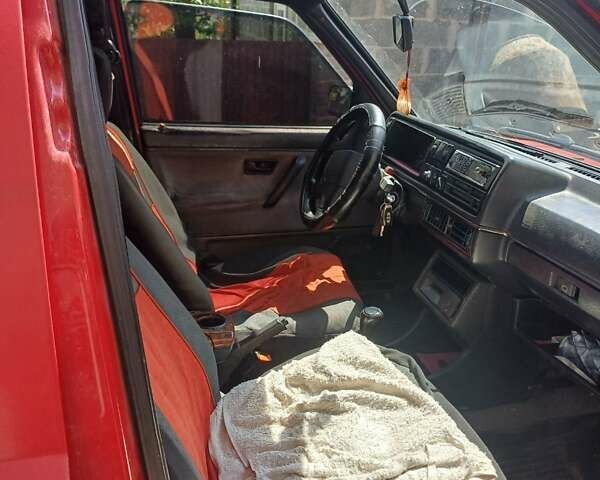 Красный Фольксваген Джетта, объемом двигателя 1.8 л и пробегом 297 тыс. км за 950 $, фото 5 на Automoto.ua