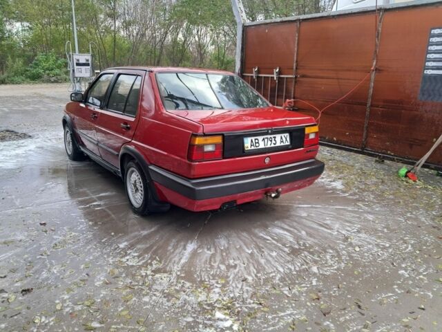 Красный Фольксваген Джетта, объемом двигателя 1 л и пробегом 200 тыс. км за 1600 $, фото 2 на Automoto.ua