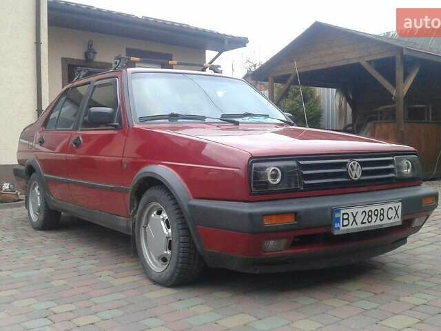 Червоний Фольксваген Джетта, об'ємом двигуна 1.6 л та пробігом 323 тис. км за 1950 $, фото 1 на Automoto.ua