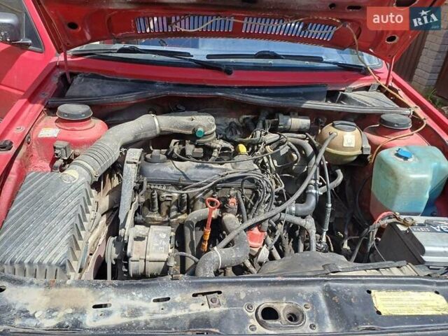 Красный Фольксваген Джетта, объемом двигателя 1.8 л и пробегом 297 тыс. км за 950 $, фото 4 на Automoto.ua