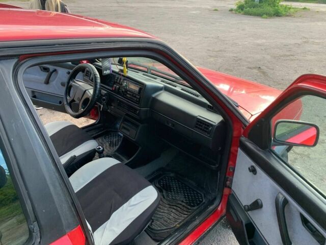 Червоний Фольксваген Джетта, об'ємом двигуна 1.8 л та пробігом 426 тис. км за 1350 $, фото 7 на Automoto.ua