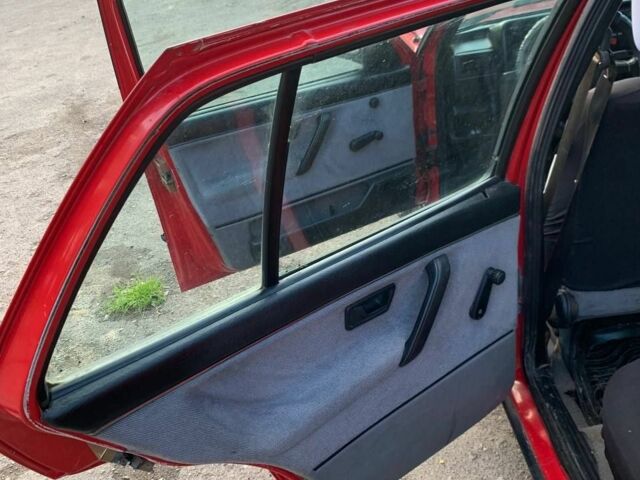 Червоний Фольксваген Джетта, об'ємом двигуна 1.8 л та пробігом 426 тис. км за 1350 $, фото 13 на Automoto.ua