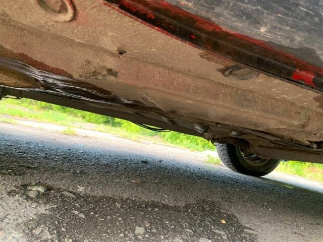 Червоний Фольксваген Джетта, об'ємом двигуна 1.8 л та пробігом 426 тис. км за 1350 $, фото 8 на Automoto.ua