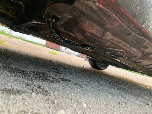 Червоний Фольксваген Джетта, об'ємом двигуна 1.8 л та пробігом 426 тис. км за 1350 $, фото 5 на Automoto.ua