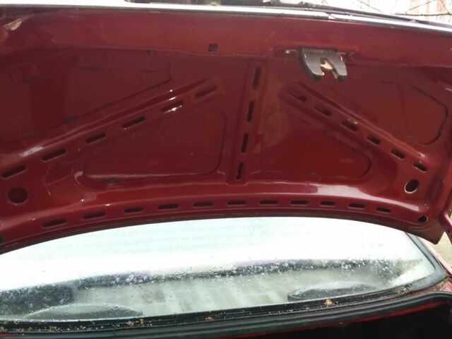 Красный Фольксваген Джетта, объемом двигателя 1.6 л и пробегом 170 тыс. км за 1800 $, фото 7 на Automoto.ua