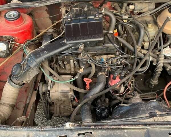 Червоний Фольксваген Джетта, об'ємом двигуна 1.8 л та пробігом 426 тис. км за 1350 $, фото 9 на Automoto.ua