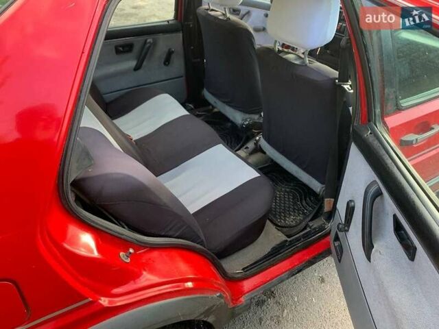 Червоний Фольксваген Джетта, об'ємом двигуна 1.8 л та пробігом 426 тис. км за 1350 $, фото 5 на Automoto.ua