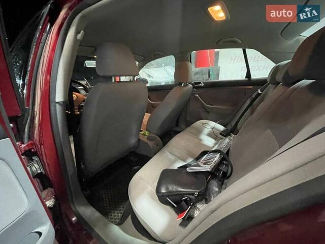 Красный Фольксваген Джетта, объемом двигателя 1.6 л и пробегом 369 тыс. км за 4000 $, фото 8 на Automoto.ua