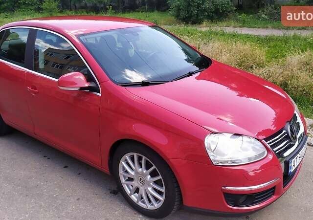 Фольксваген Джетта 2007 в Николаеве на Automoto.ua Красный Фольксваген Джетта, объемом двигателя 1.6 л и пробегом 260 тыс. км за 6200 $, фото 1 на Automoto.ua