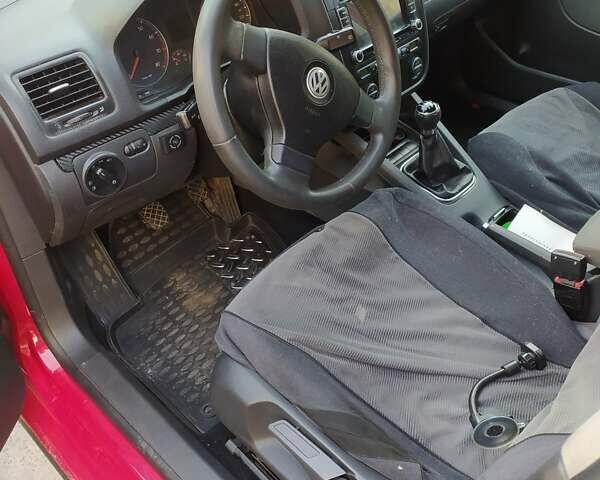 Червоний Фольксваген Джетта, об'ємом двигуна 1.6 л та пробігом 216 тис. км за 4999 $, фото 4 на Automoto.ua