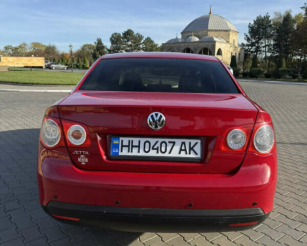 Красный Фольксваген Джетта, объемом двигателя 1.6 л и пробегом 125 тыс. км за 6000 $, фото 7 на Automoto.ua