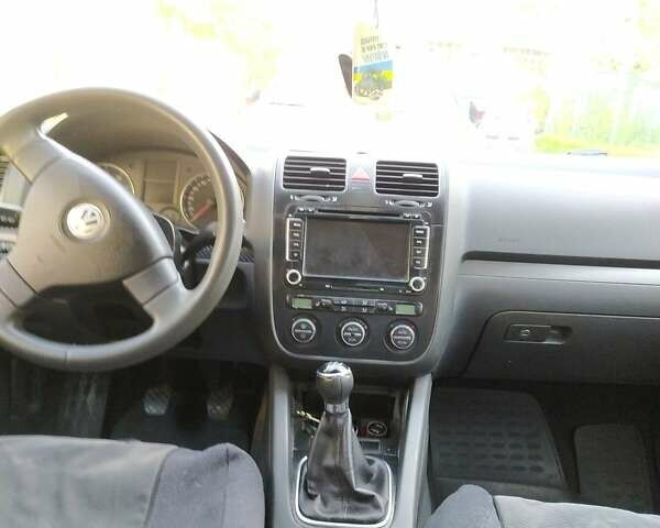 Червоний Фольксваген Джетта, об'ємом двигуна 1.6 л та пробігом 216 тис. км за 4999 $, фото 6 на Automoto.ua