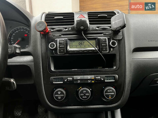 Красный Фольксваген Джетта, объемом двигателя 1.9 л и пробегом 275 тыс. км за 4450 $, фото 25 на Automoto.ua