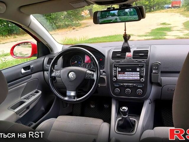 Красный Фольксваген Джетта, объемом двигателя 1.4 л и пробегом 198 тыс. км за 6000 $, фото 8 на Automoto.ua