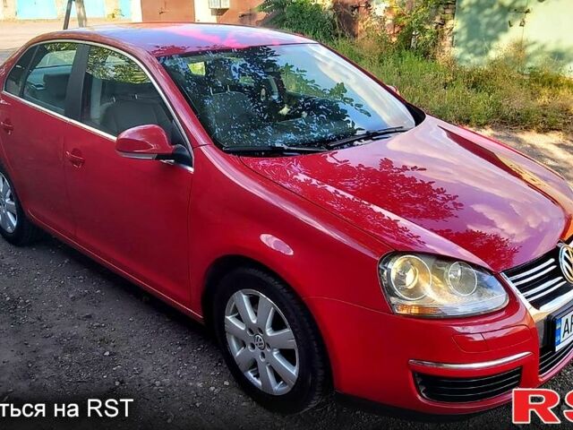 Красный Фольксваген Джетта, объемом двигателя 1.4 л и пробегом 198 тыс. км за 6000 $, фото 5 на Automoto.ua