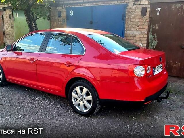 Красный Фольксваген Джетта, объемом двигателя 1.4 л и пробегом 198 тыс. км за 6000 $, фото 3 на Automoto.ua