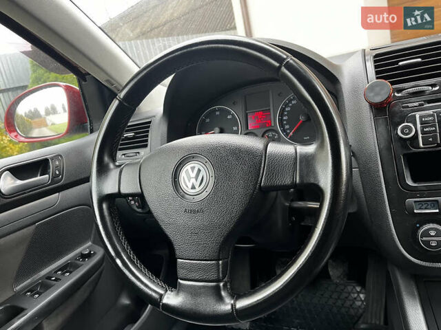 Красный Фольксваген Джетта, объемом двигателя 1.9 л и пробегом 275 тыс. км за 4450 $, фото 27 на Automoto.ua