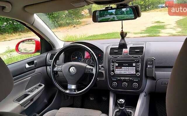 Красный Фольксваген Джетта, объемом двигателя 1.4 л и пробегом 198 тыс. км за 6000 $, фото 7 на Automoto.ua