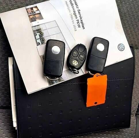 Красный Фольксваген Джетта, объемом двигателя 1.4 л и пробегом 198 тыс. км за 6000 $, фото 11 на Automoto.ua