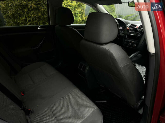 Красный Фольксваген Джетта, объемом двигателя 1.9 л и пробегом 275 тыс. км за 4450 $, фото 31 на Automoto.ua