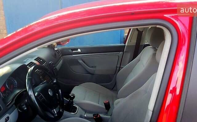 Красный Фольксваген Джетта, объемом двигателя 1.4 л и пробегом 198 тыс. км за 6000 $, фото 6 на Automoto.ua