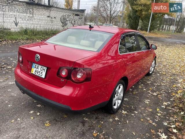 Красный Фольксваген Джетта, объемом двигателя 2.48 л и пробегом 185 тыс. км за 6800 $, фото 4 на Automoto.ua