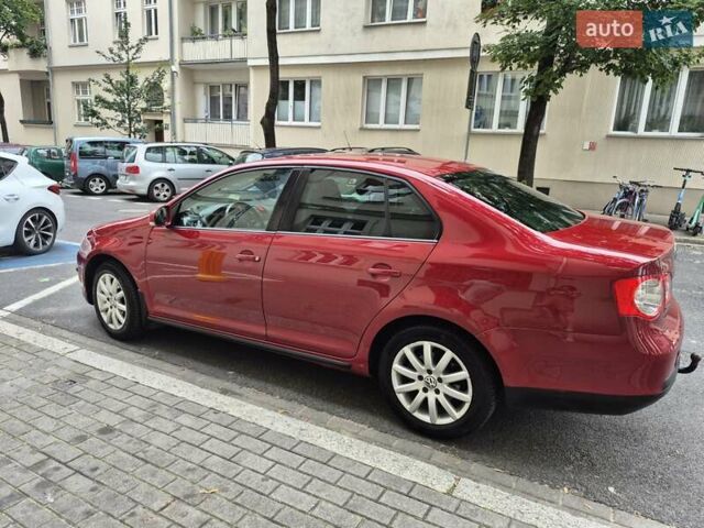 Червоний Фольксваген Джетта, об'ємом двигуна 1.6 л та пробігом 271 тис. км за 7200 $, фото 4 на Automoto.ua