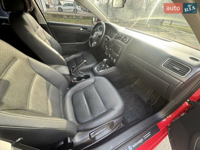 Червоний Фольксваген Джетта, об'ємом двигуна 2.5 л та пробігом 290 тис. км за 7700 $, фото 11 на Automoto.ua