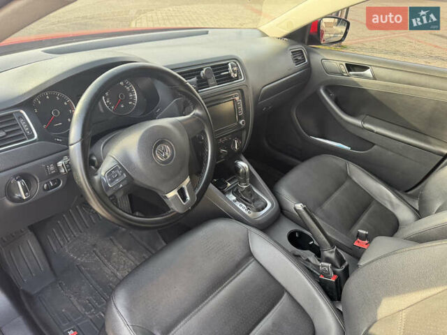 Червоний Фольксваген Джетта, об'ємом двигуна 2.5 л та пробігом 290 тис. км за 7700 $, фото 10 на Automoto.ua